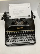 stara maszyna do pisania antyczna niemiecka 