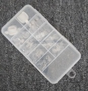 Zestaw sztucznych paznokci w pudełku