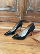 Guess czarne szpilki szpic na obcasie lakierowane 