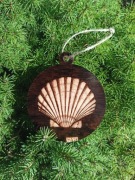 Drewniana bombka "Muszelka - Camino de Santiago" wypalana, rękodzieło