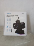 stacja dokująca JSAUX 7-in-1 RGB Cooling Docking Station. 