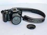 Olympus E-520 + 14-42mm CMOS stabilizacja bardzo dobry stan zestaw