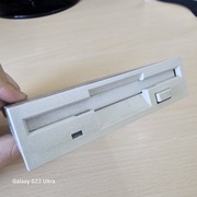 Retro stacja dyskietek SAMSUNG SFD-321B napęd FDD unikat front jak na foto.