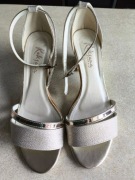 Sandały POLSKIE, roz. 40 + zapasowe fleki.  