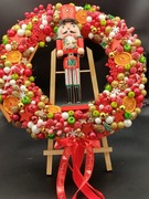 Wianek na drzwi świąteczny z dziadkiem do orzechów 