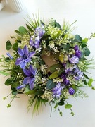 Całoroczny wianek na drzwi powojnik, bez lilak, gipsówka, eukaliptus 