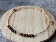 bransoletka na sznurku z brązowymi kamieniami naturalnymi 