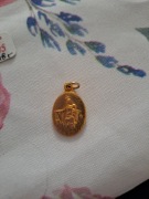 Zawieszka z motywem Matki Boskiej