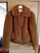 Krótkie brązowe futerko kożuszek bomber Bershka xs