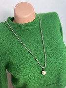 Naszyjnik ze srebrnym łańcuszkiem i perłową zawieszką