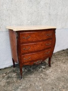 Komoda włoska intarsjowana z blatem kamiennym 75cm szerokość