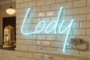NEON LODY SZYLD LED WEWNĘTRZNY LUB ZEWNĘTRZNY NA ZAMÓWIENIE 