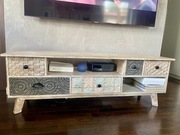 Szafka RTV w stylu indyjskim z szufladami, drewno mango