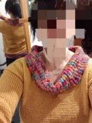 Sweter robiony na drutach