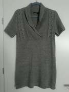 Długi sweter tunika z krótkim rękawem kołnierzem dekoltem