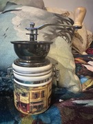 Młynek do kawy lub przypraw - pojemnik 2 w 1