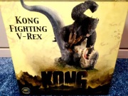 King Kong - Kong Fighting V-Rex - WETA Collectible Diorama, Statue