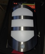 Lampa zewnętrzna z czujnikiem