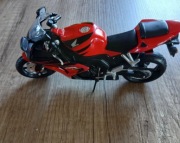 Motor zabawkowy dla chłopca – czerwony motor