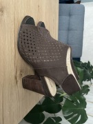 Buty na słupku Wittchen