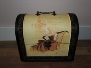 Skrzyneczka - szkatułka, wysokość 22 cm