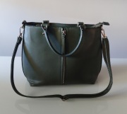 Torebka damska klasyczna wizytowa elementy ozdobne regulowany pasek