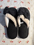 Nowe czarno-białe kapcie 36-37