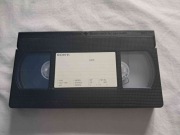VHS Naga broń 2 i 1/2 ; Kanciarze