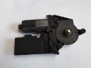 SILNIK PODNOŚNIKA SZYBY PRZÓD PRAWY SKODA OCTAVIA I 1U 0130821730 BROSE