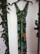 Piękna letnia sukienka w liście S 36 Midi