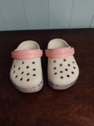 Crocsy dziecięciem róż. 6 dla dziewczynki