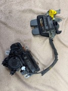 AUDI A4 B9 ZAMEK DOCIĄG KLAPY BAGAŻNIKA 3V5827887B