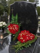 Kompozycja nagrobna wszystkich świętych serce