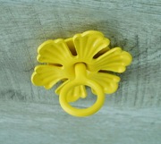 Wieszak Hak Uchwyt sufitowy kuty na doniczkę - Żółty RAL 1018 (W58)