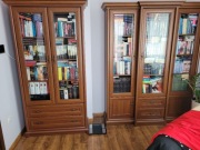 2 Witryny + ława + komoda