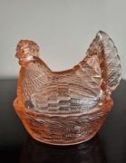 Średnia kurka prl kura Ząbkowice rozalinowa bomboniera 