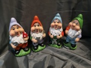 Cztery krasnale 16 cm różne czapki