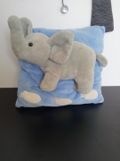 Pluszowa poduszka ze słonikiem 28x28cm