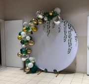 Białe tło na stelaż koło 