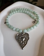 Jadeitowy naszyjnik z zawieszką ze stali