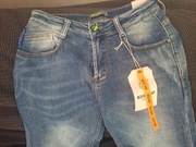 Jeansy dla nastolatka