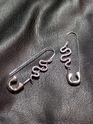 Kolczyki srebrne wąż agrafka serce goth moda alternatywna