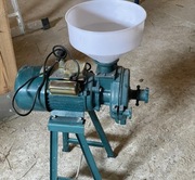 Elektryczny Młynek ZBOŻA ZIARNA ŚRUTOWNIK 1500W