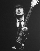 AC/DC Ręcznie rzeźbiony w blasze Angus Young 
