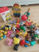 Zestaw zabawek figurek Kinder 