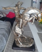 Ogromna figura koni z jezdzcem