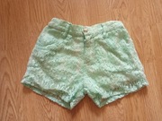 Miętowe seledynowe koronkowe krótkie spodenki szorty ozdobny guzik 134