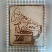 Gramofon wypalony w drewnie! Pirografia VINYL