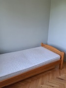 Łóżko drewniane jednoosobowe