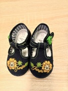 2 pary butów do żłobka, przedszkola. 